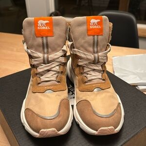 Women’s Sorel Kinetic Rnegd Conquest WP Size 8.5